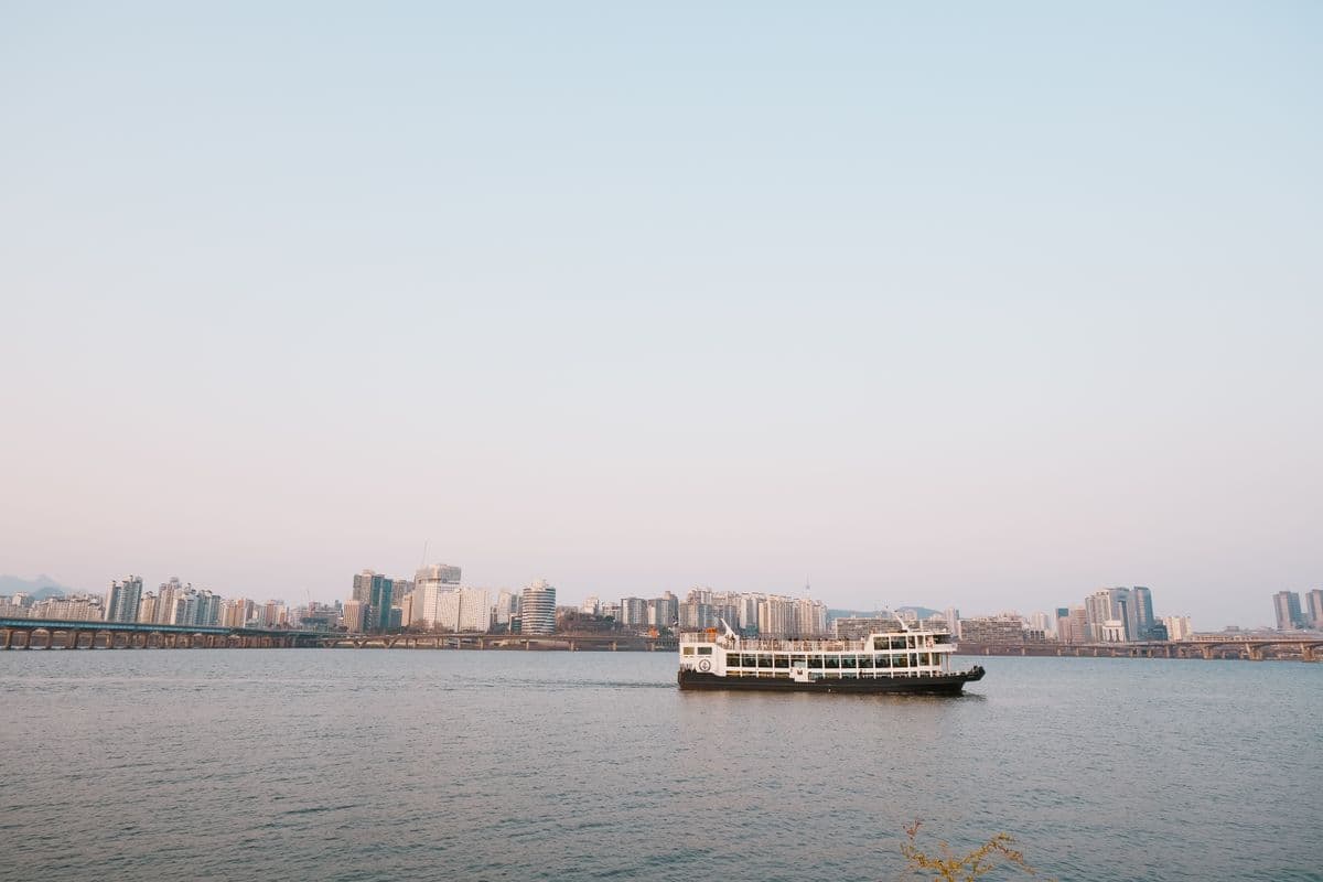 Hangang Bus 2026: Is Seoul's New River Ride Worth It?