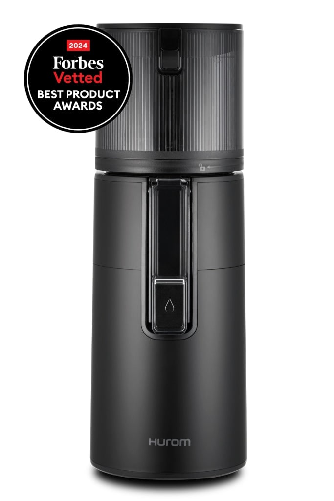 Hurom H400 slow juicer, official product image with the Forbes Vetted 2024 award badge.
