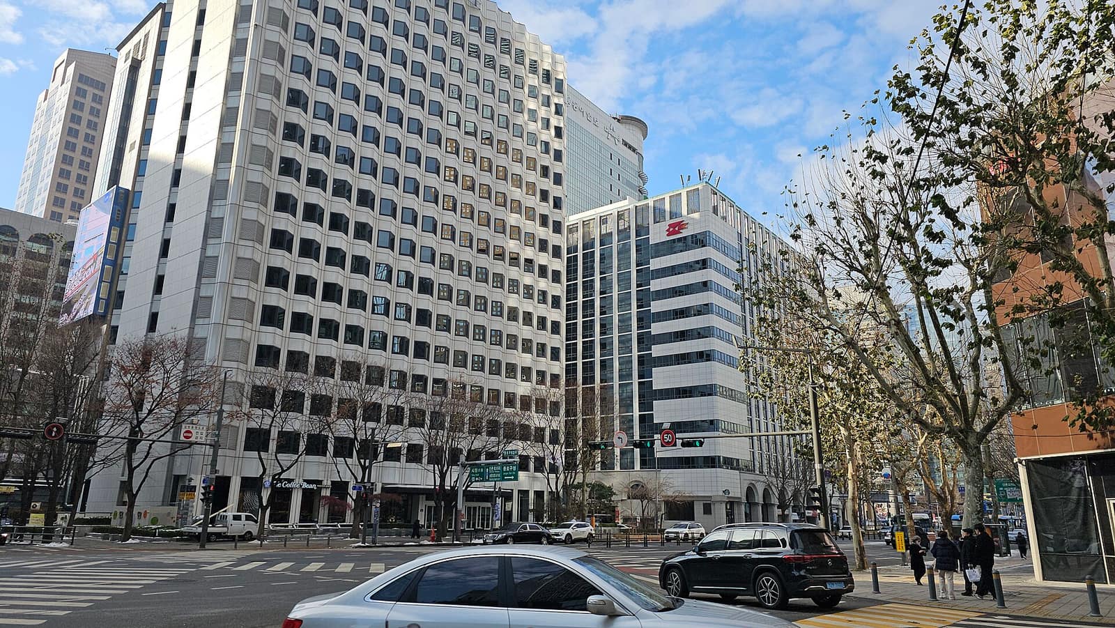 Korea Work Culture: Hours, Hoesik, and Work-Life Balance