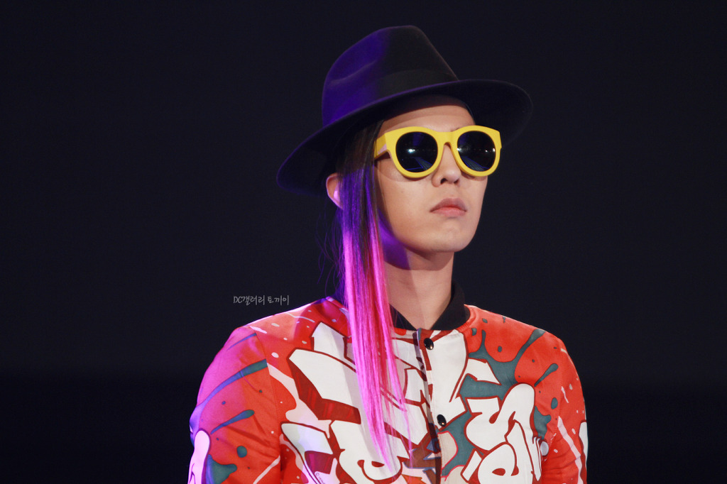 G-Dragon performing in 2012
