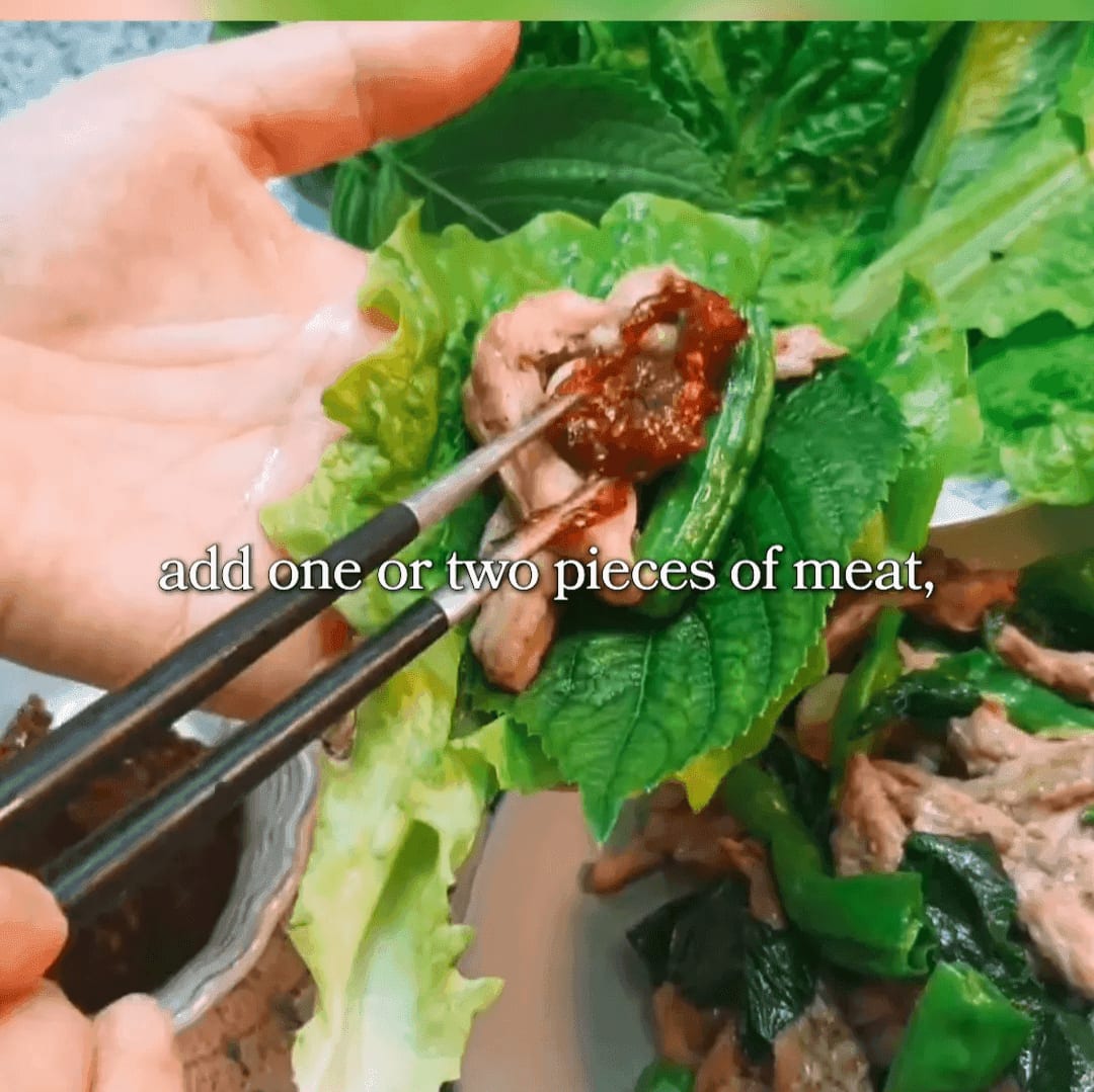 Ssamjang sauce and Korean food frame from EpicKor's original package.