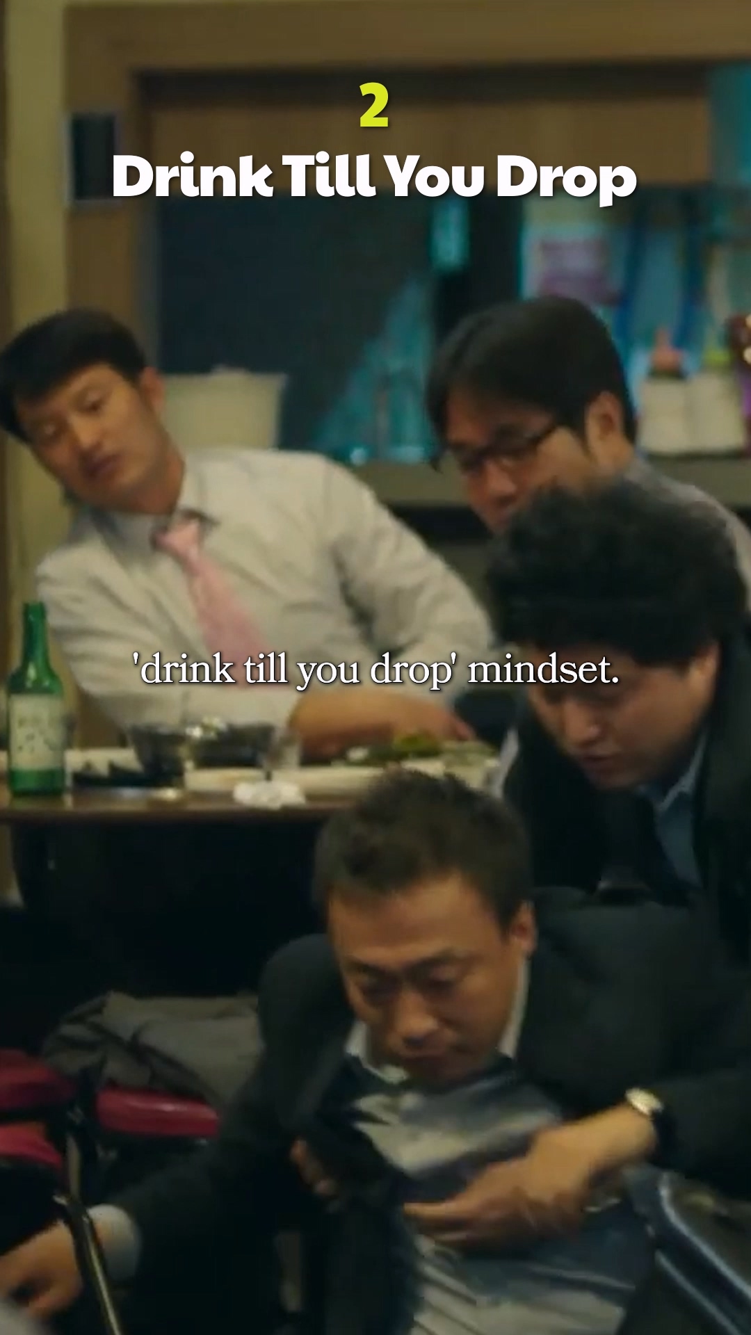 A perfectly mixed glass of Somaek with white foam