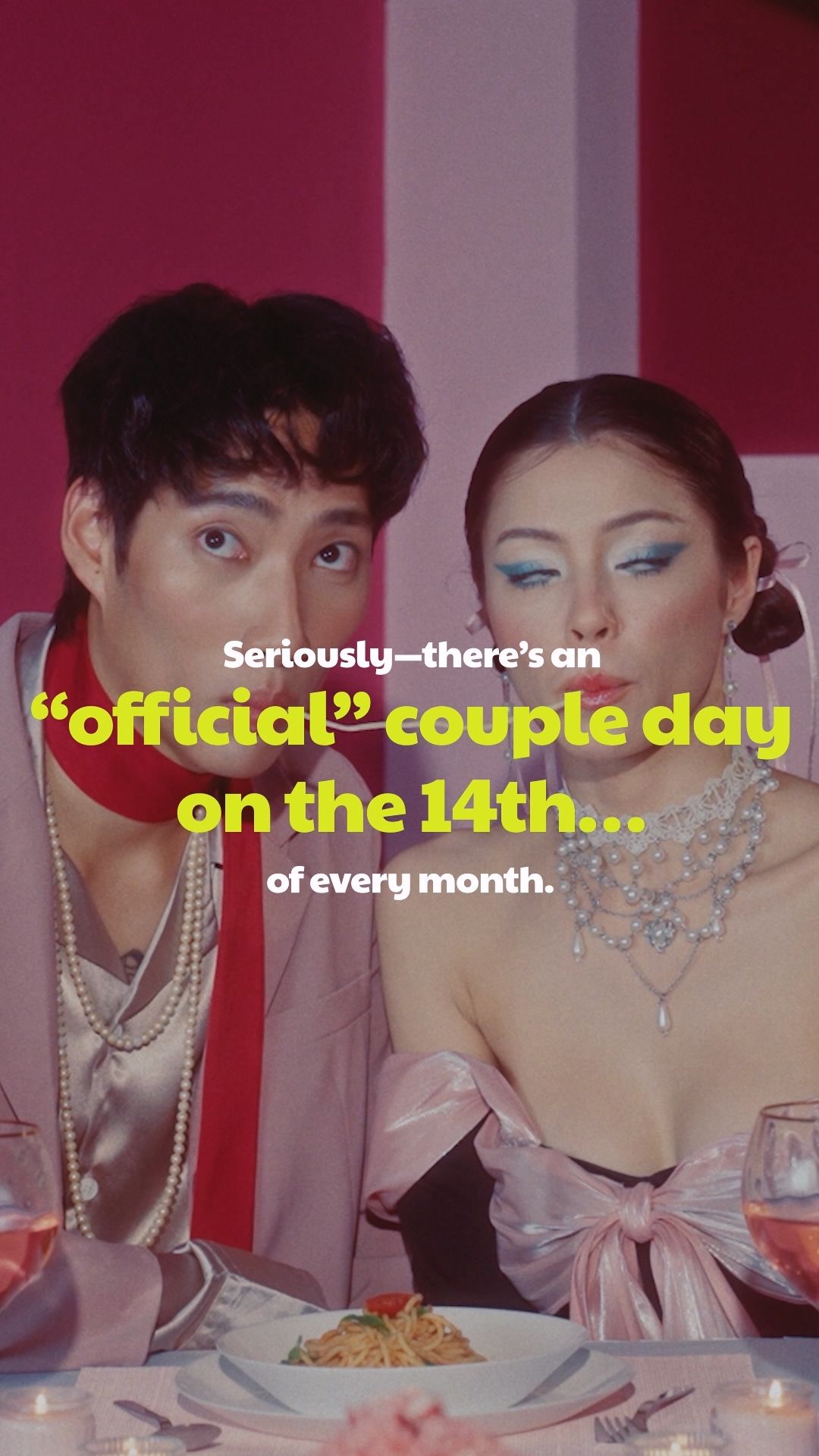 A digital app showing the number of days a couple has been together