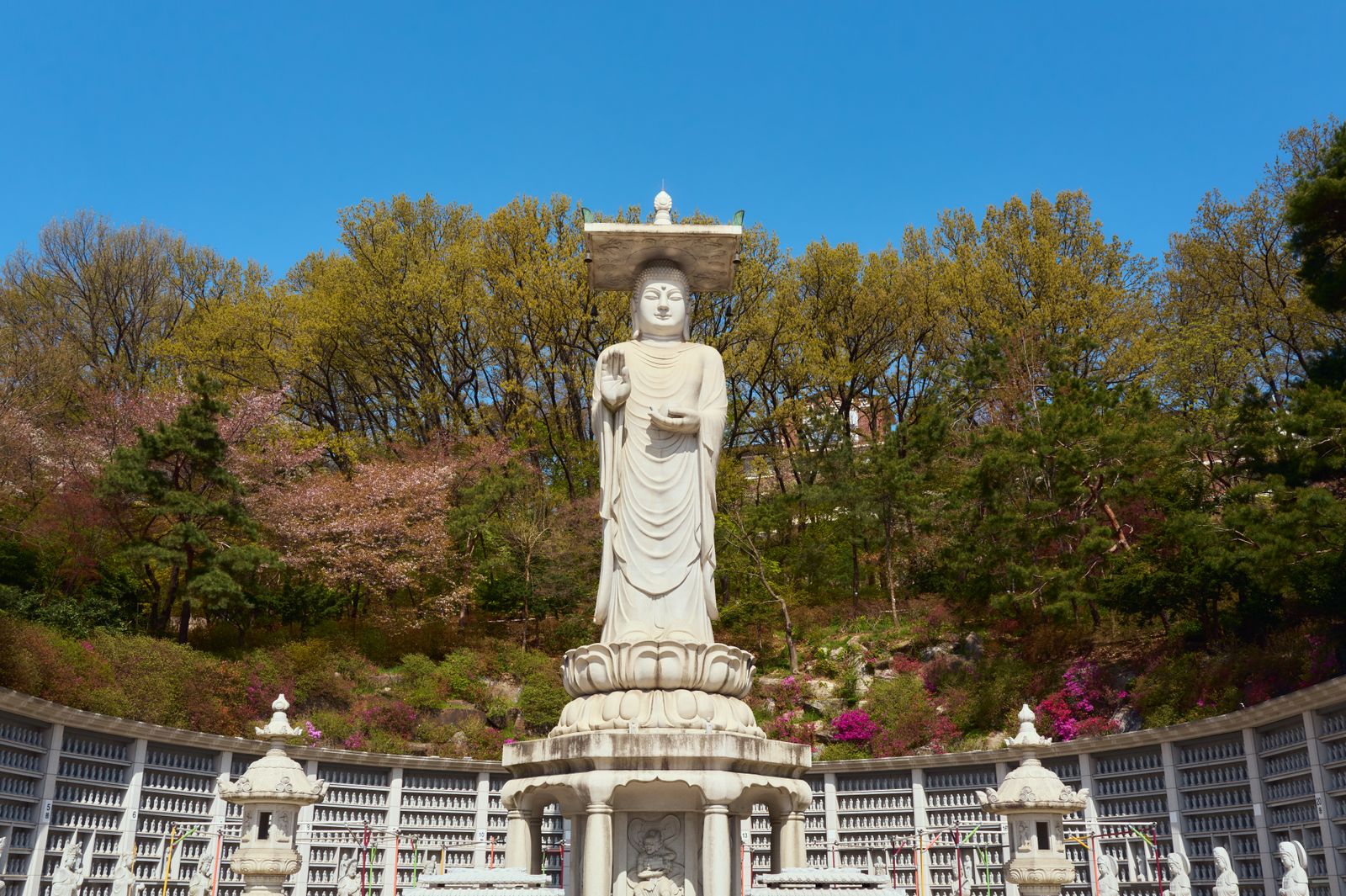 The Mireukdaebul Buddha statue at Bongeunsa Temple.