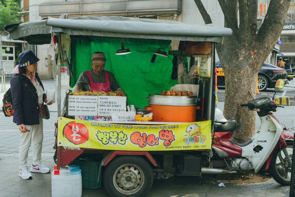 Korean Subway Snacks Guide: Deli Manjoo, Hotteok, Food