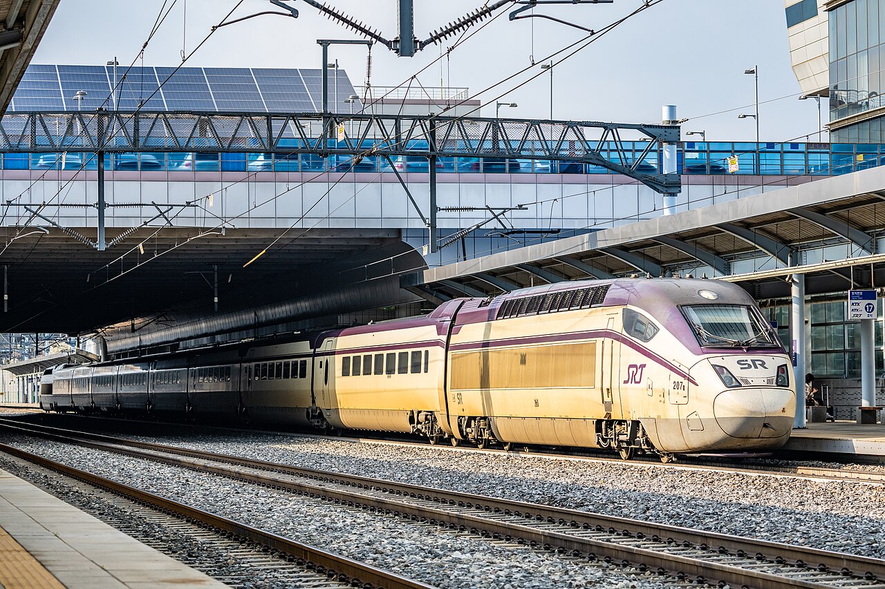 An SRT train at Daejeon Station.