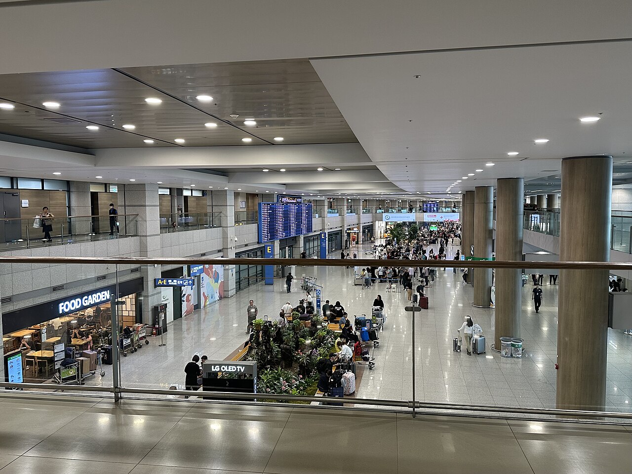 An arrival area inside Incheon International Airport Terminal 1.