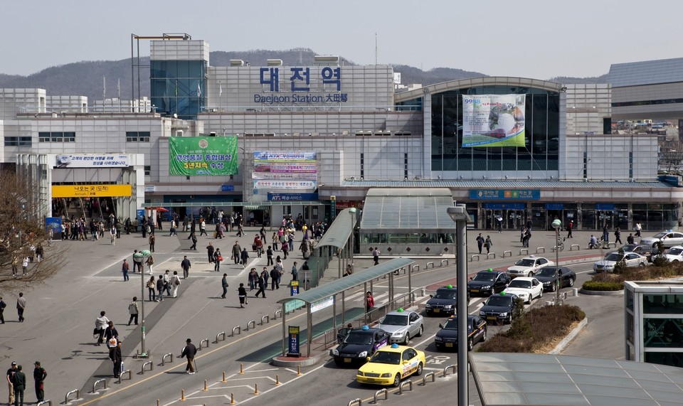 Daejeon Station exterior, the rail hub that makes a Seoul day trip practical.