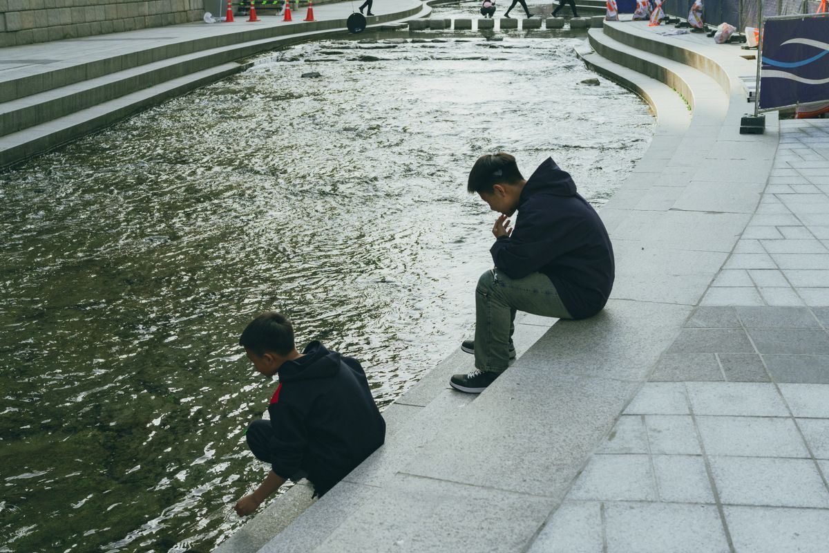 Seoul With Kids 2026: The Numbers That Matter — a Step-Free Subway, Nursing Rooms at Only 108 Stations, Car Seat Taxis, Free Strollers, and Where to Stay