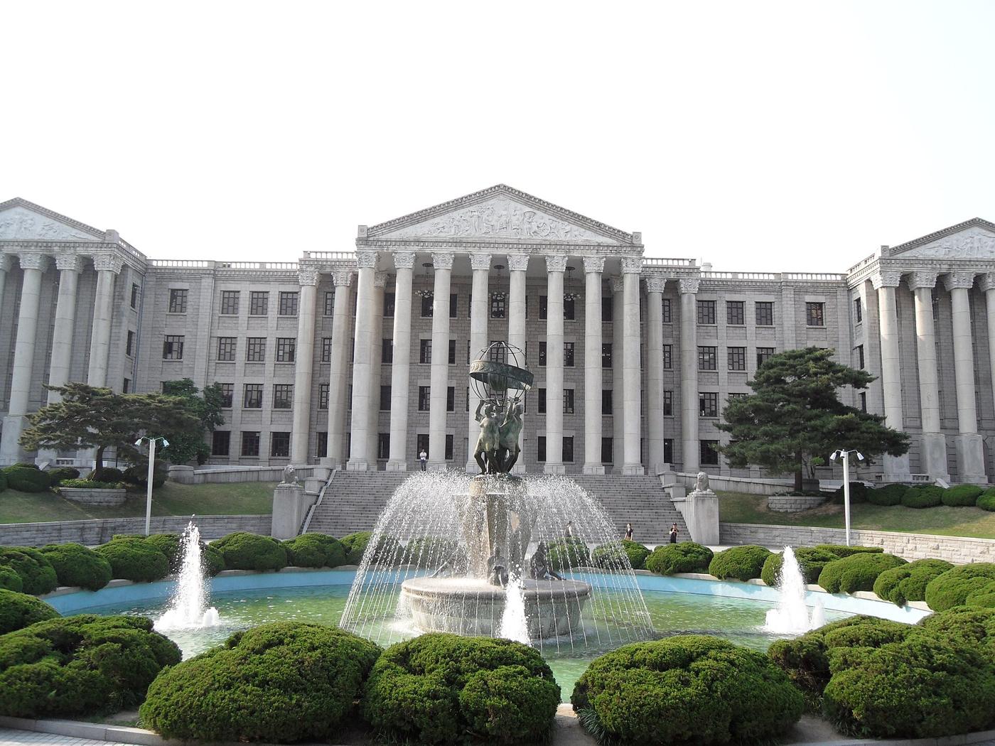 Studying in Korea (2026): Average University Tuition ₩7.27 Million a Year, 307,464 Foreign Students, and the 25-Hour Part-Time Rule